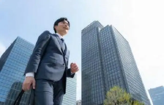 コンサルティングファーム／人事労務部担当／マネージャー候補／外資系クライアント多数／リモートワーク可／ワークライフバランス◎