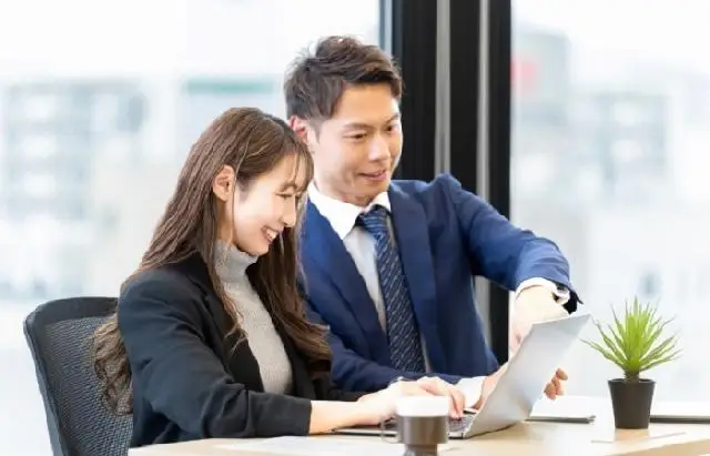 フレックス／会計、給与計算のアウトソーシングからM＆A、組織再編等、幅広いサービスを提供する会計事務所