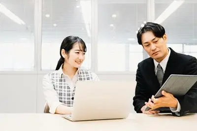 【人事・労務】大手食品グループの食品商社で安定感抜群／フルフレックス・リモート可／経験者歓迎