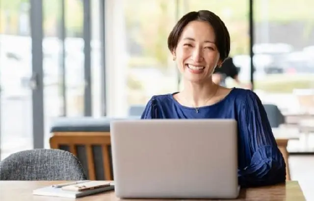 給与計算・社会保険手続スタッフ／成果物のレビュー業務メイン／月の半分を目安にリモートワーク可！