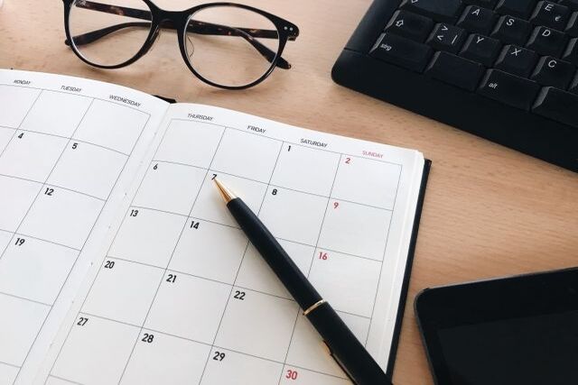 法改正,情報収集,時事,トレンド,行政サイト,メディア,士業,インプット,ルーティン