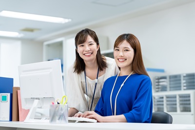 人事労務スタッフ募集／フラットなオフィス環境！働きやすさを追求／残業少なく、フレックスタイム有、女性活躍中！