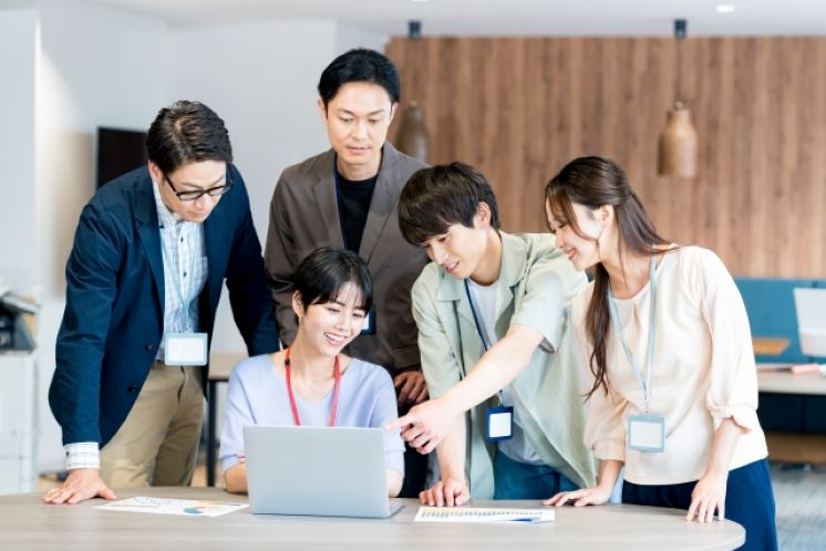 労務担当（管理部門）／グループ全体で600名の社員数を誇る税務会計系コンサルティング会社
