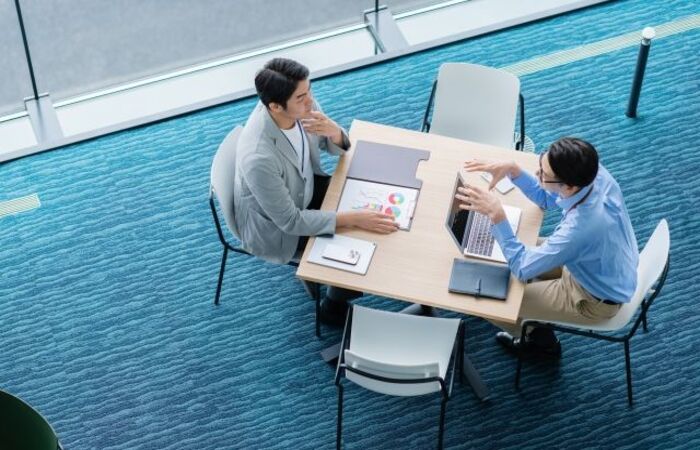 《トーク社会保険労務士法人》税理士法人併設型／顧問先担当・労務相談メイン／千葉駅徒歩30秒／通勤便利／残業少なめ