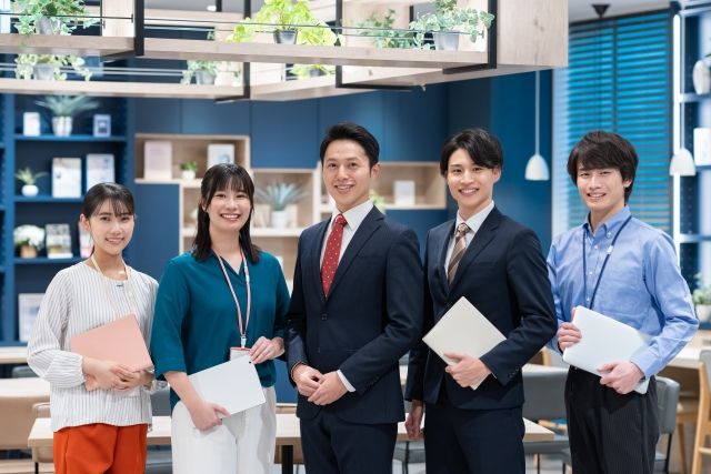 《ハートランド社会保険労務士法人》大阪本社／税理士法人併設型／業績好調／明確な人事評価制度／インセンティブ制度あり／私服OK