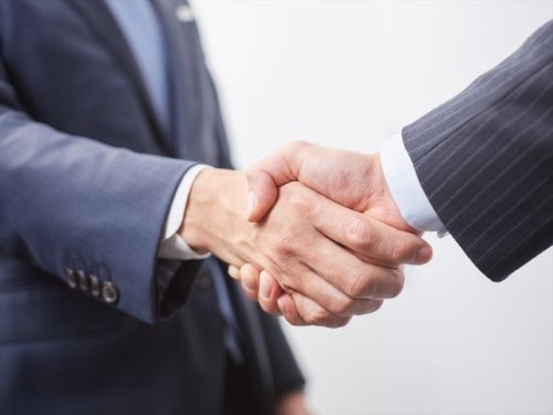 士業での転職における、クライアント持ち込みは可能？勤務・独立それぞれの現実を解説