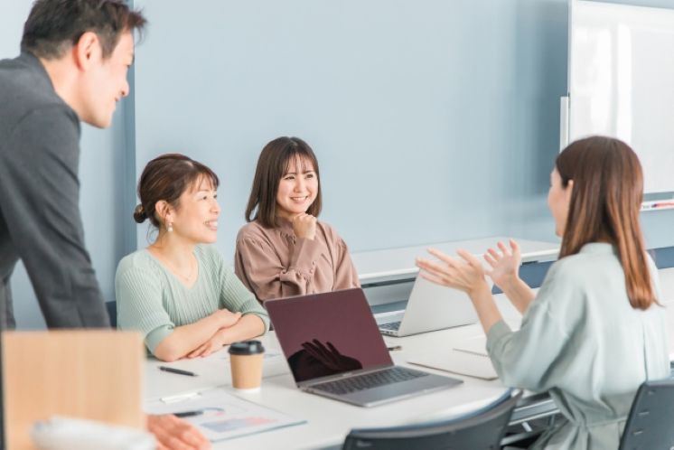 《社会保険労務士法人NACマネジメント研究所》フルフレックス／未経験者歓迎／社会保険労務士募集／未経験から1号～3号まで経験できる