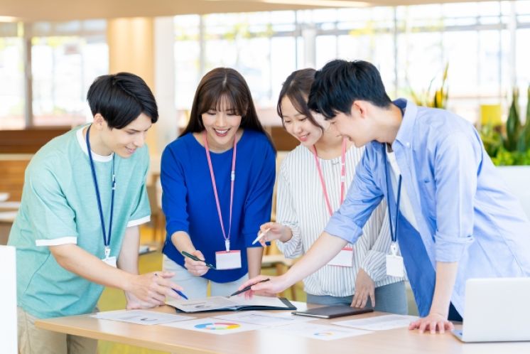 【フレックス／リモート／残業少】ワークライフバランスの取れる、人財×デジタル事業展開のDX企業