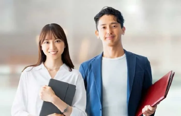 【未来創発HRコンサルタント】組織・人材開発等／上場企業子会社／残業10h程度／ハイブリッド勤務可