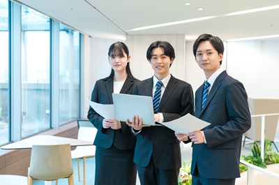 労務顧問から労働基準監督署対応、労務トラブル予防・人事コンサルティング 人事制度設計・運用定着まで一気通貫で幅広い業務に対応！