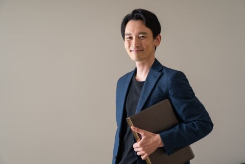 労務リーダー／上場企業子会社／旅行予約・決済分野で成長中／フレックスタイム制／リモートワーク可