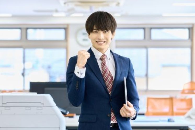 労務スタッフ／ベンチャー企業／給与計算～人事評価制度／キャリアアップ可／労務スペシャリストへ
